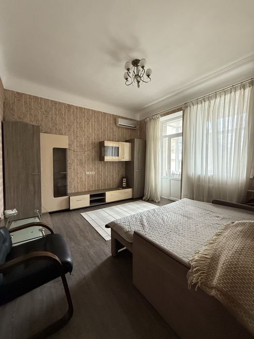 Сдам 1 кімн. Низ пр. О Поля