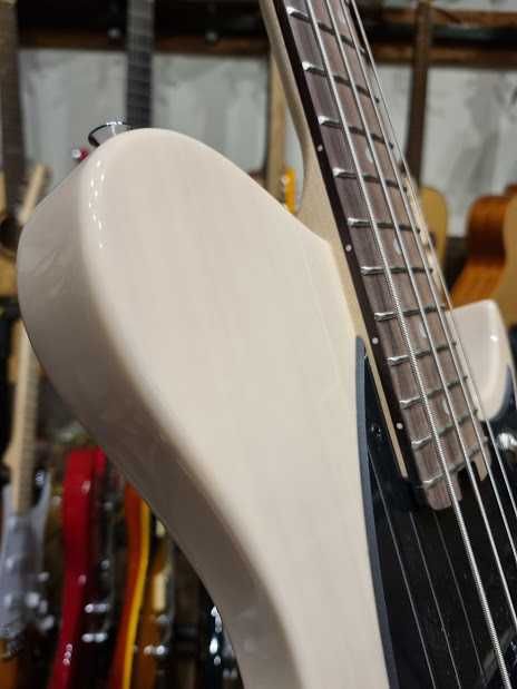 Aria Jet B  SVW gitara basowa 4str. ARIA Pro-II Jet-B SVW