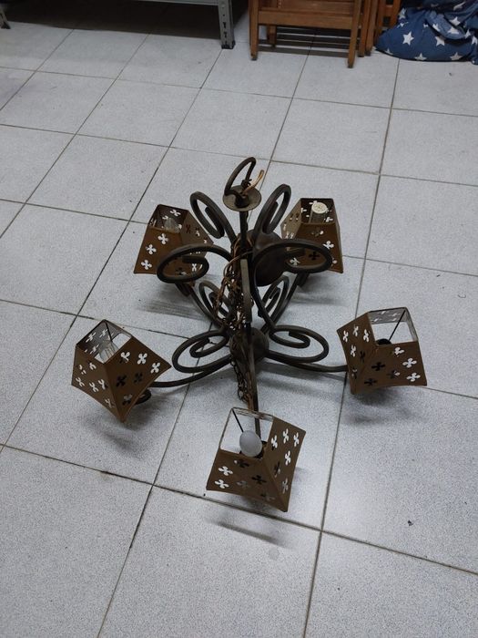 Candeeiro de tecto ferro