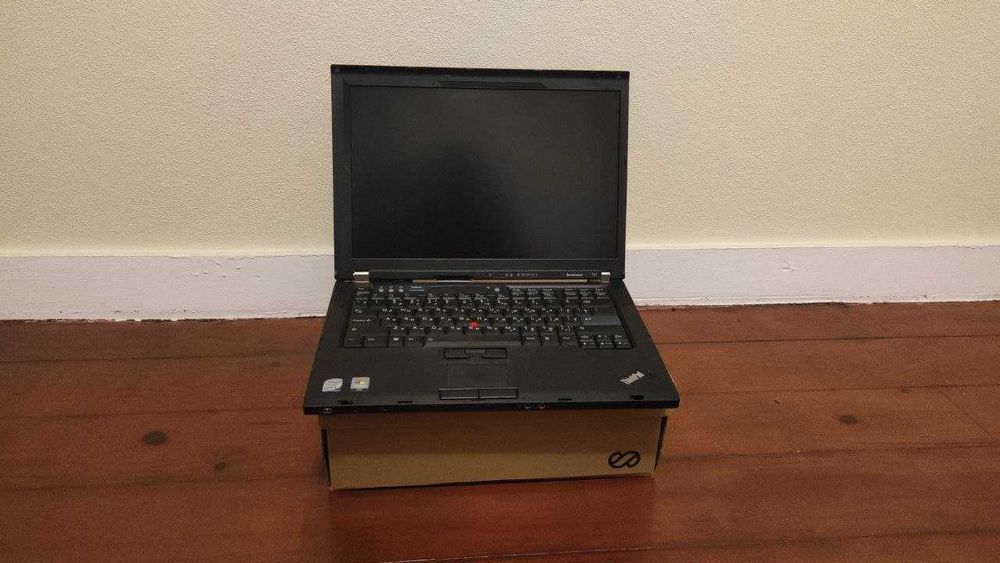 Portátil Lenovo ThinkPad T61 (para peças)