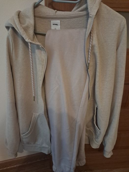 komplet dresowy na dziewczynkę M/L