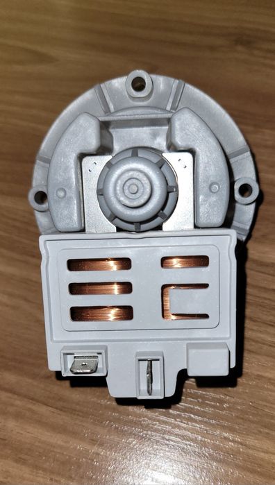 Продам насос универсал стиральной машины LG,Индезит