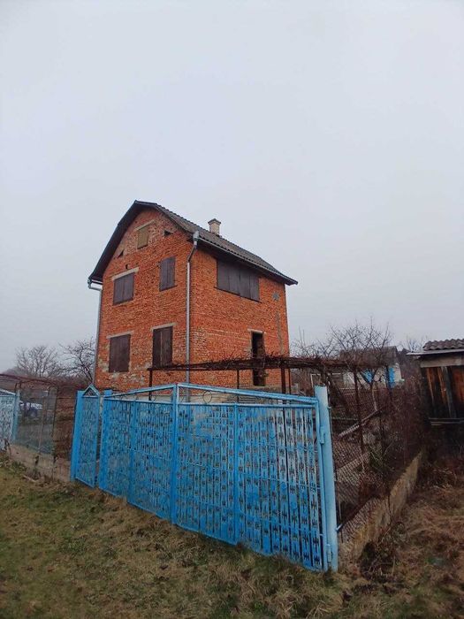 Дачна ділянка з будиночком в Чернієві_M