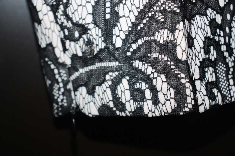 Calças pretas com salmão e com padrão que parece renda ZARA tamanho S