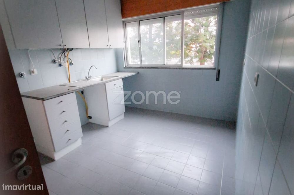 T2 em Alfragide com Garagem