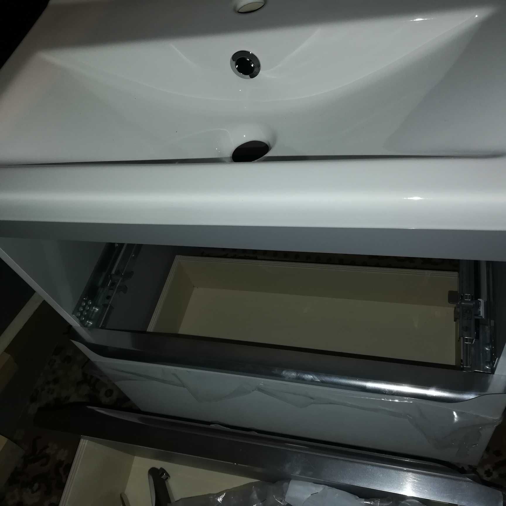 Szafka łazienkowa wisząca biała