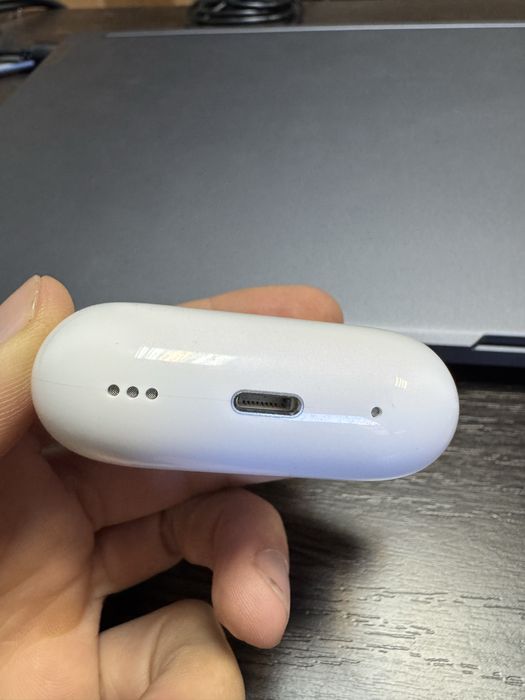 Кейс до навушників AirPods Pro з MagSafe Charging Case