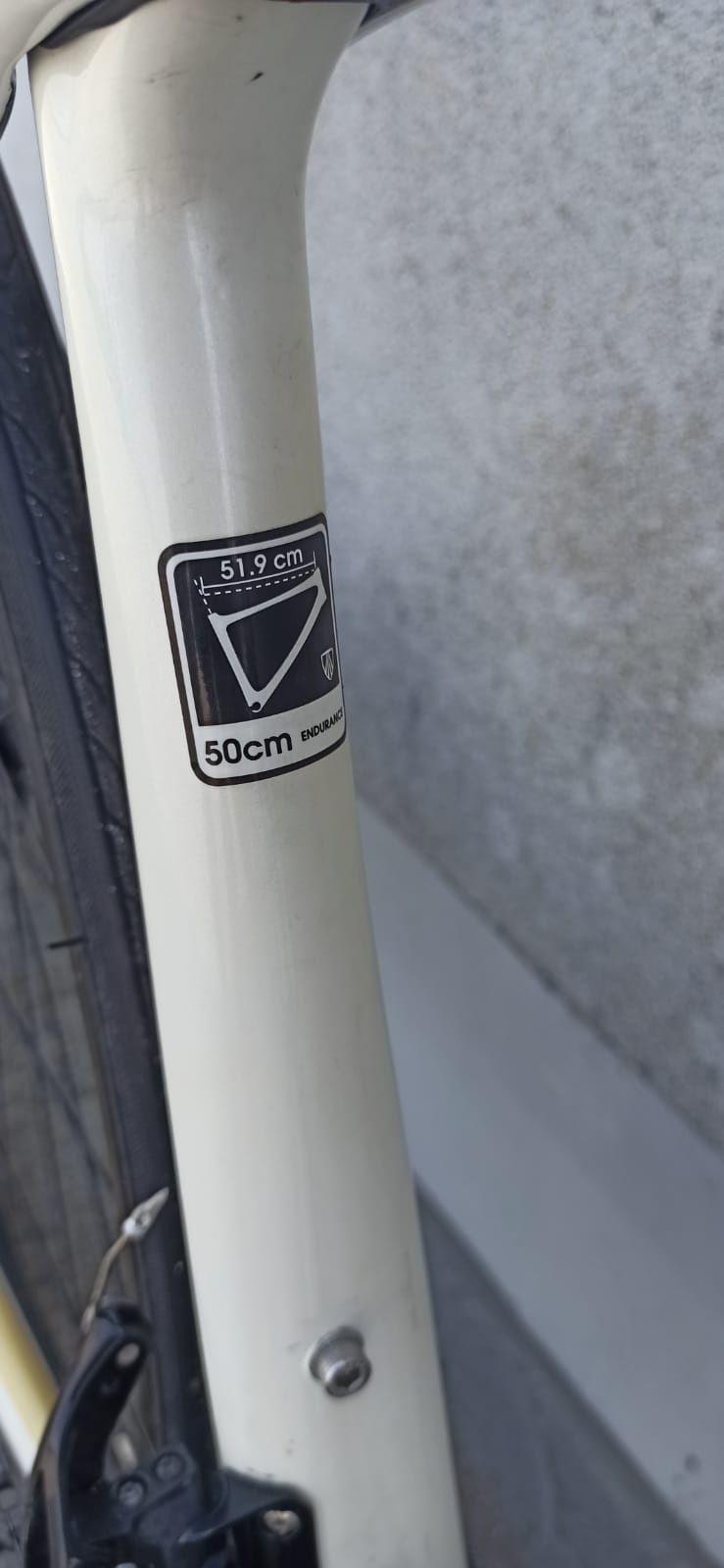 TREK DOMANE 4.3 DISC, Shimano 105(hydraulika/sztywna oś),Rozmiar 50/XS