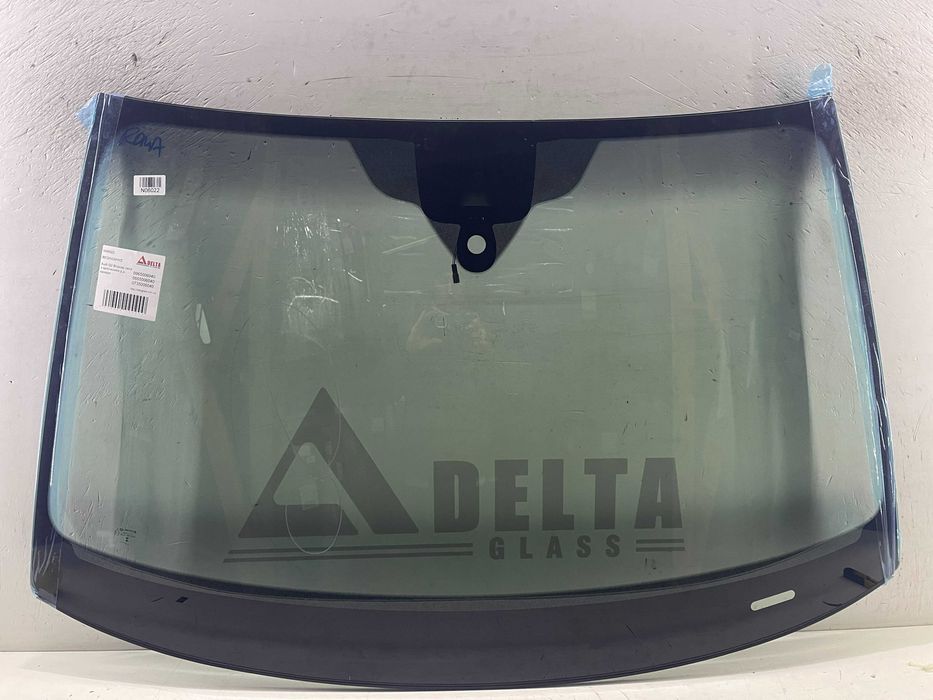 Audi Q2 (2016-) - лобове скло, стекло лобовое