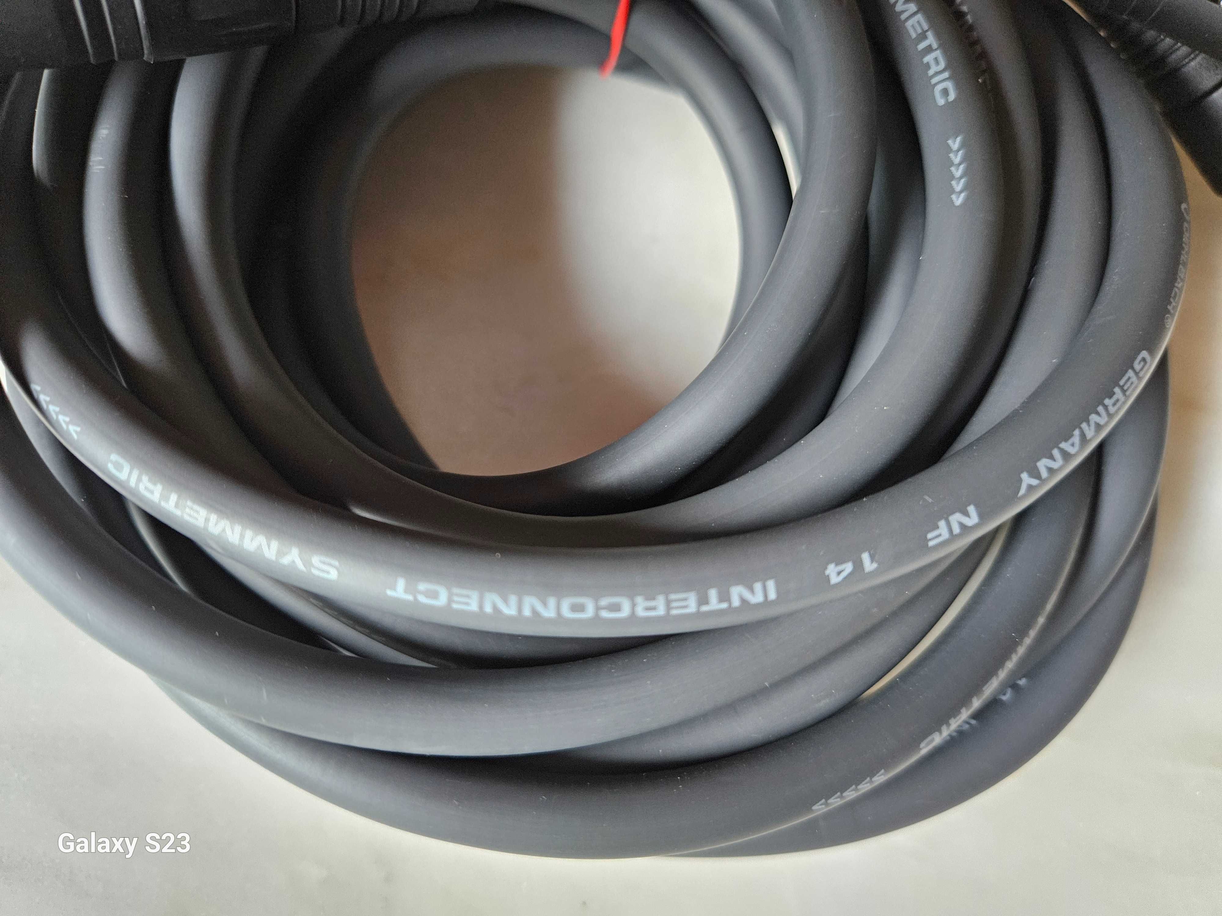Cabo XLR stereo marca Oehlbach NF 14 com 2,90 m.