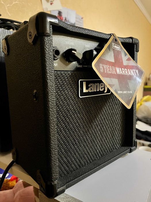 Комбопідсилювач Laney LX10