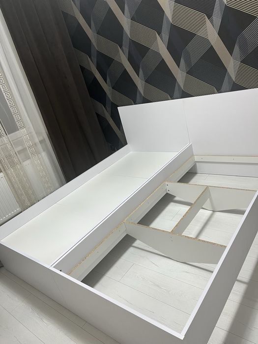 Спальні меблі.