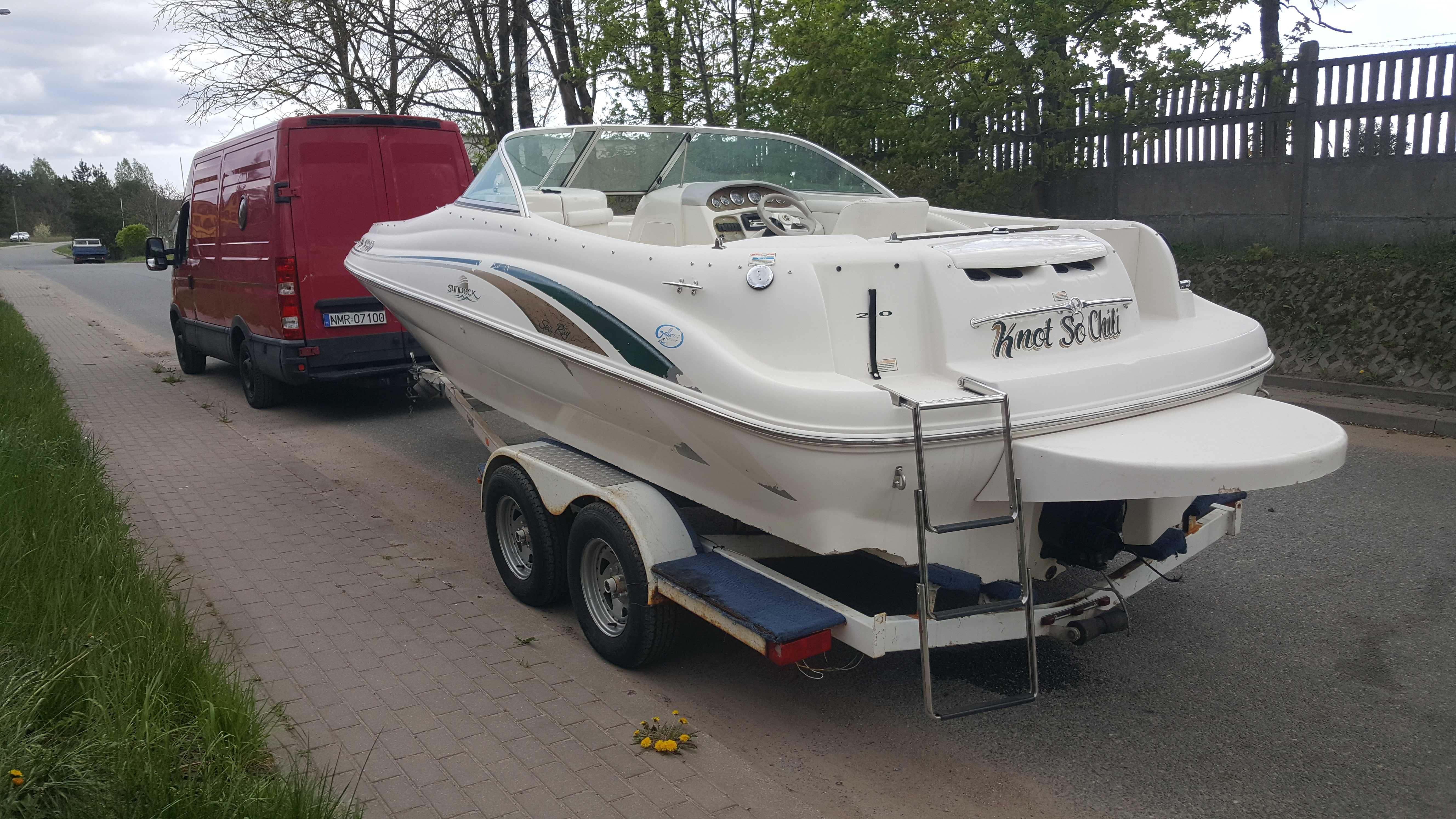 Łódź motorowa motorówka Sea Ray Sundeck 210