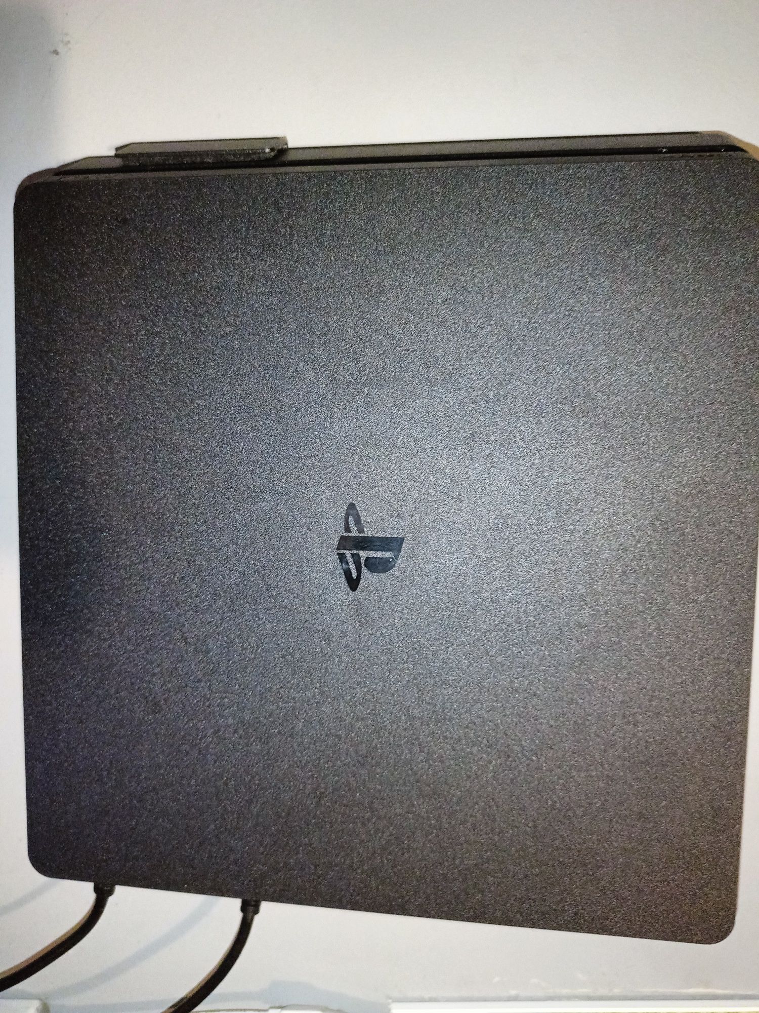 Sprzedam konsolę PS4slim 500GB