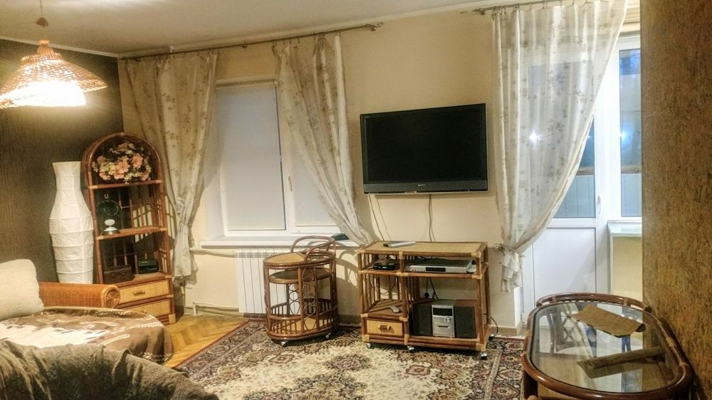 Здам подобово у Пущі-Водиці 1к.  квартиру "студіо".