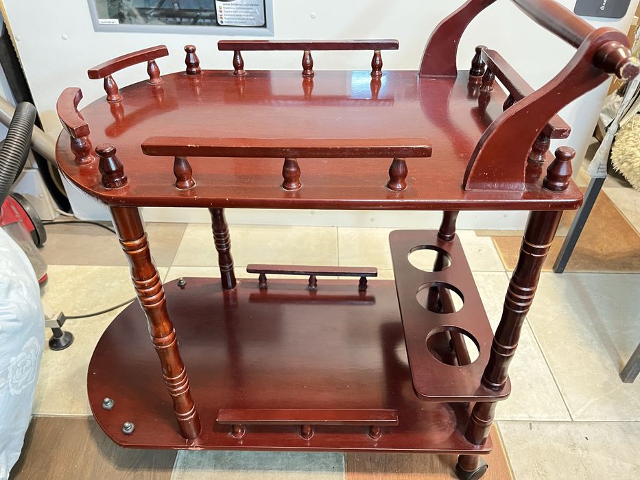 Сервировочный , барный столик ,деревяный -резной