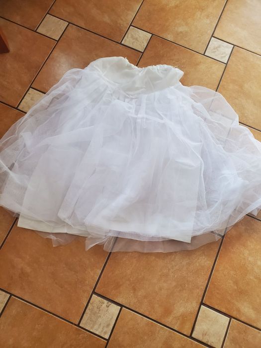 Sukienka komunijna z halką dla dziewczynki