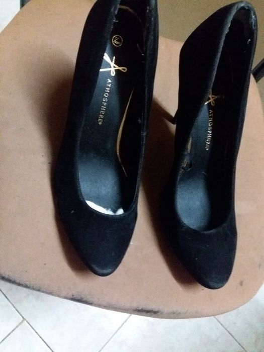 Vendo sapatos de marca pretos n 40