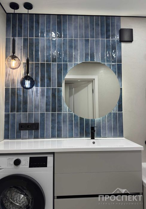 Квартира з новим ремонтом в центрі міста з автономним опаленням