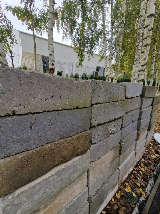 Bloczki bloczek fundamentowy fundamentowe pozostałe po budowie