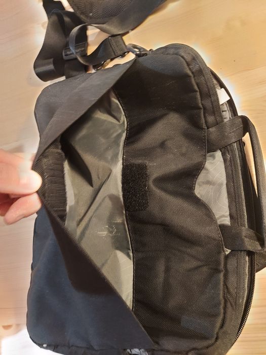 Torba na laptop używana czarna incase