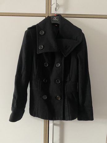 Czarny płaszcz krótki 50 % wełna S 36