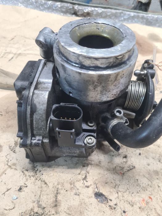 Дросельна заслінка Audi A4 B5 Vw Passat b5 Ауді а4 б5 пасат б5