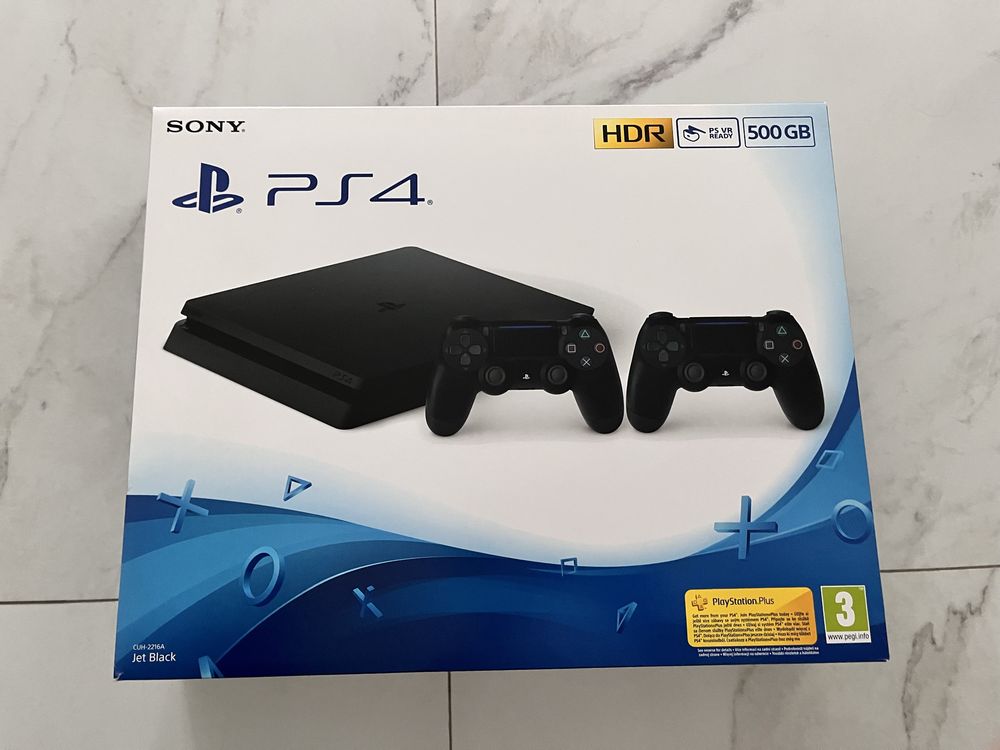 Konsola PlayStation 4
