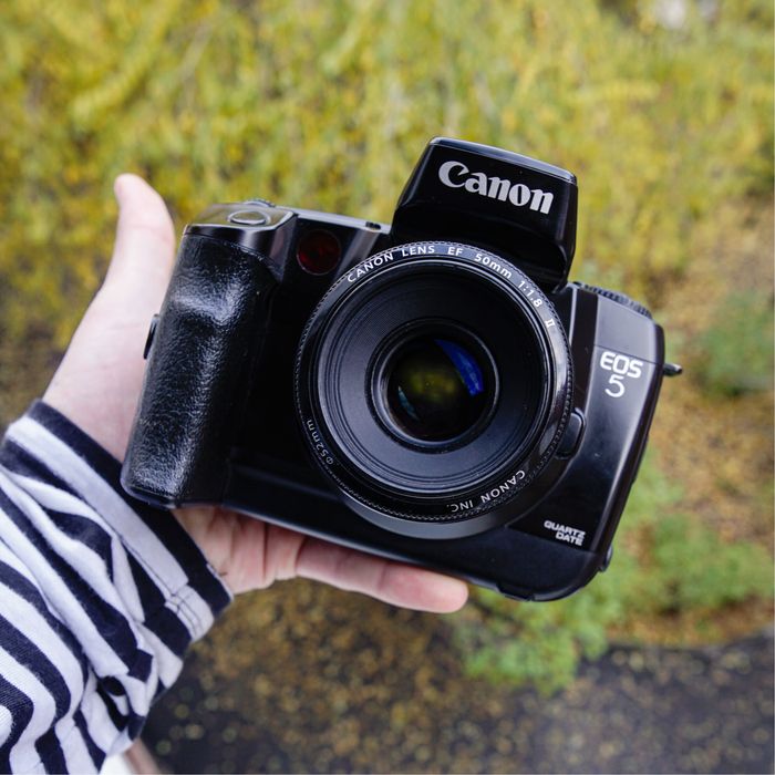 Плівковий Canon EOS 5