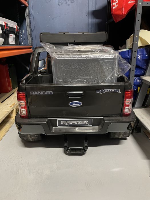 Детский электромобиль