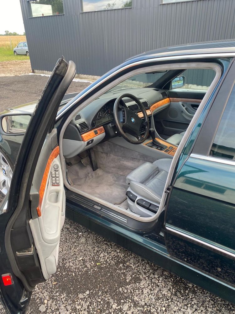 Bmw E38 V8 730i seria 7 e39 e46