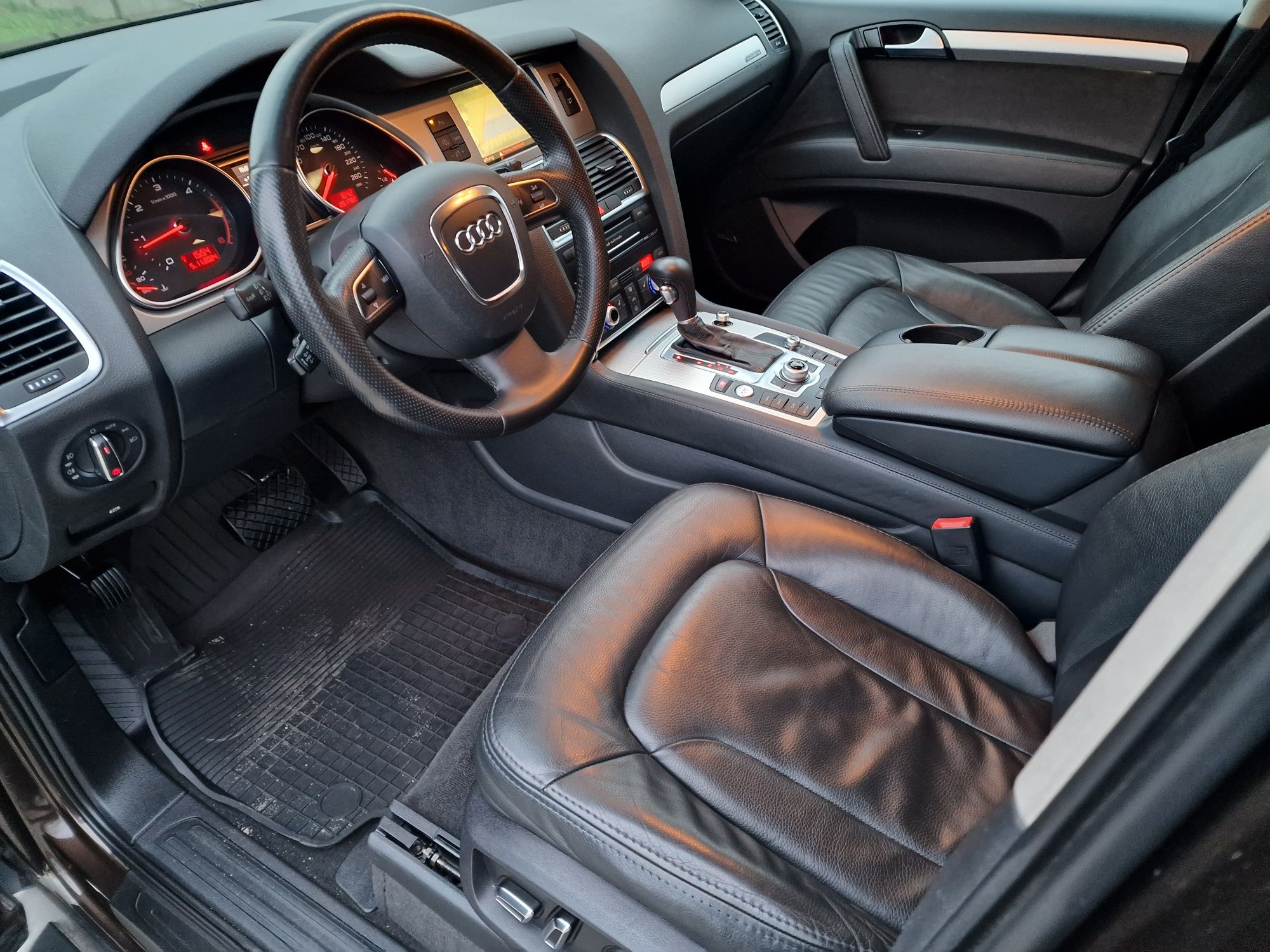 Sprzedam Audi Q7 3.0TDI