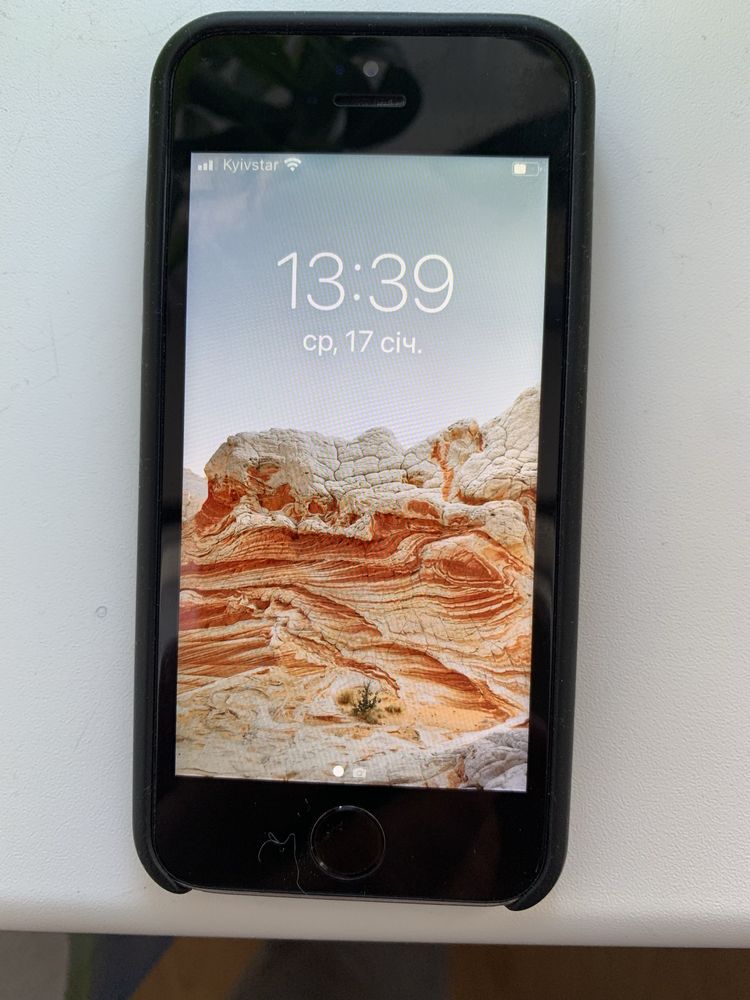 Продам iPhone SE, 2016, 16 Gb space gray neverlock
