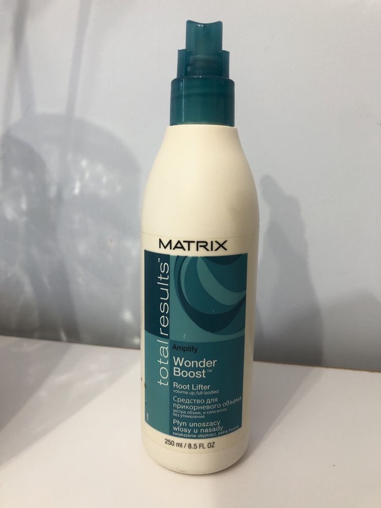 Matrix Wonder Boost unoszący włosy objętość nawilżenie 250 ml