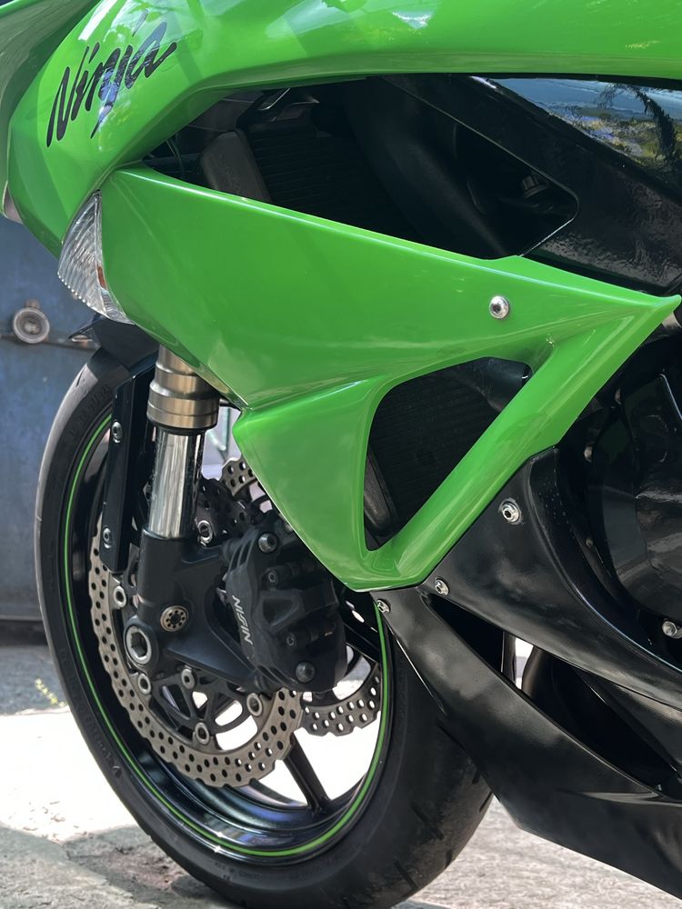 Kawasaki ninja zx6r ( Не Xonda , Suzuki , Yamaha )