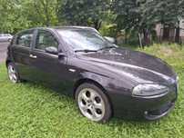 Alfa Romeo 147 Alfa Romeo 147, 2 komplety kół (letnie i zimowe)