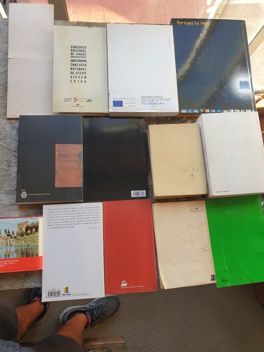 Diversos livros antigos