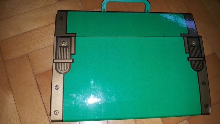 Teczka dziecięca zamykana walizka przechowywanie