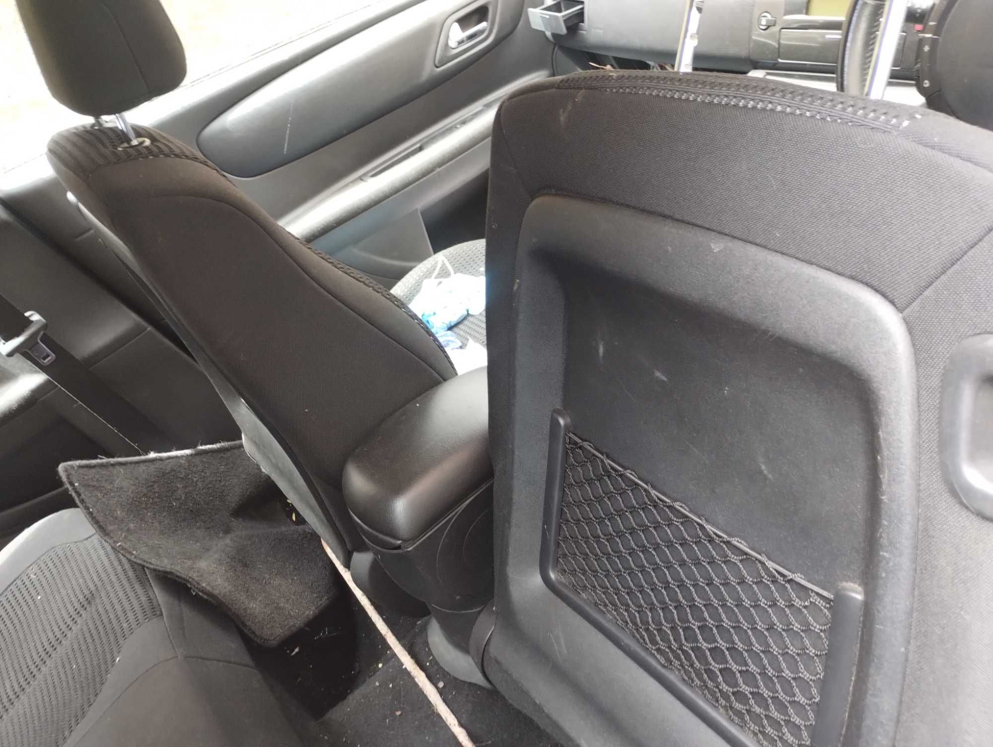 Citroen C4 coupé preto