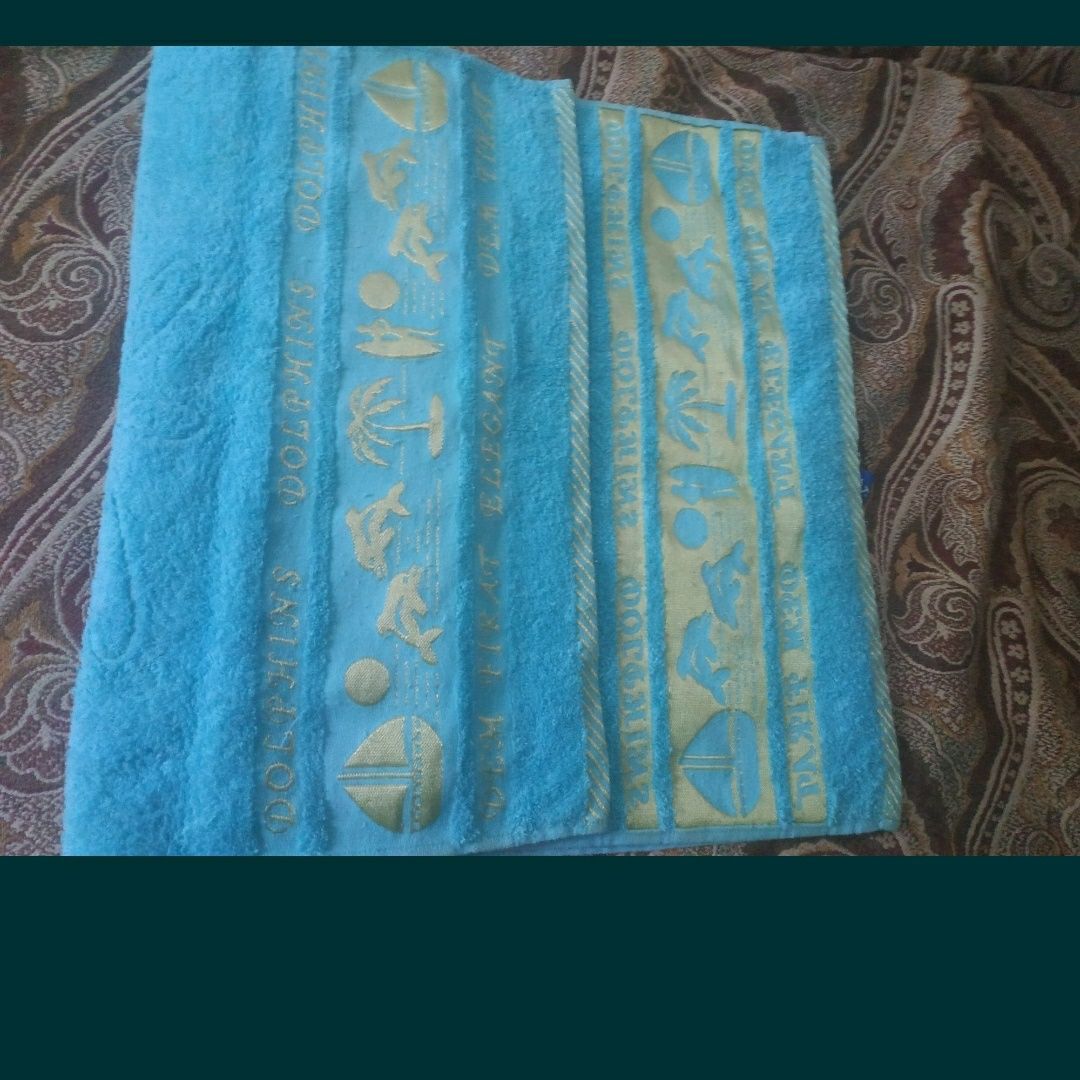 Махровые банные полотенца.