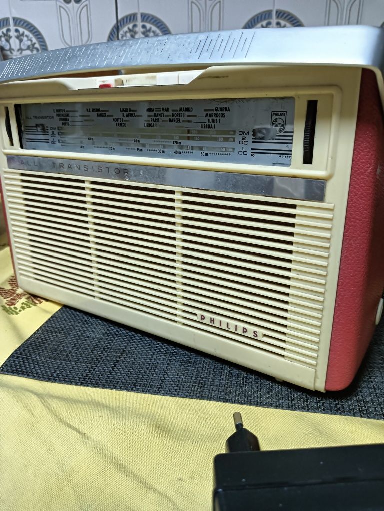Radio Philips antigo