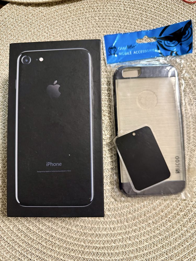 Продам Iphone 7 128GB black идеальное состояние.