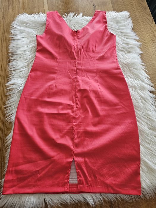 Sukienka malinowa