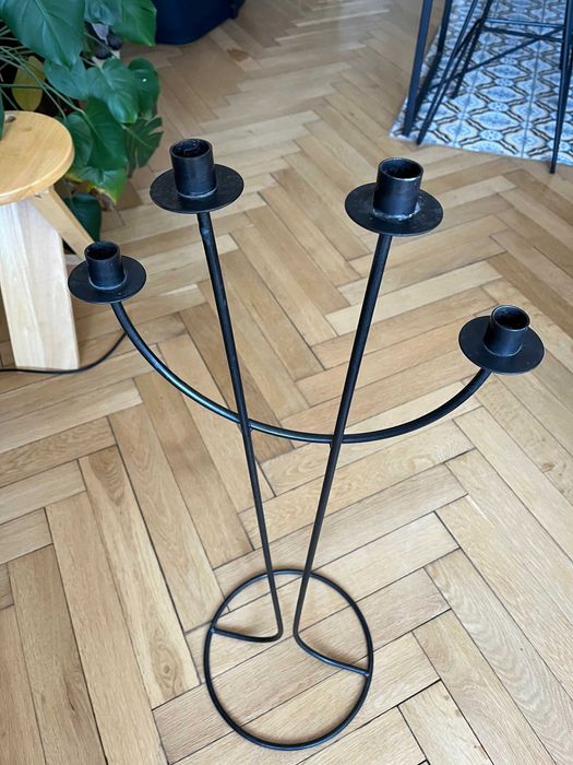 Czarny duży metalowy świecznik na 4 świece - 85cm