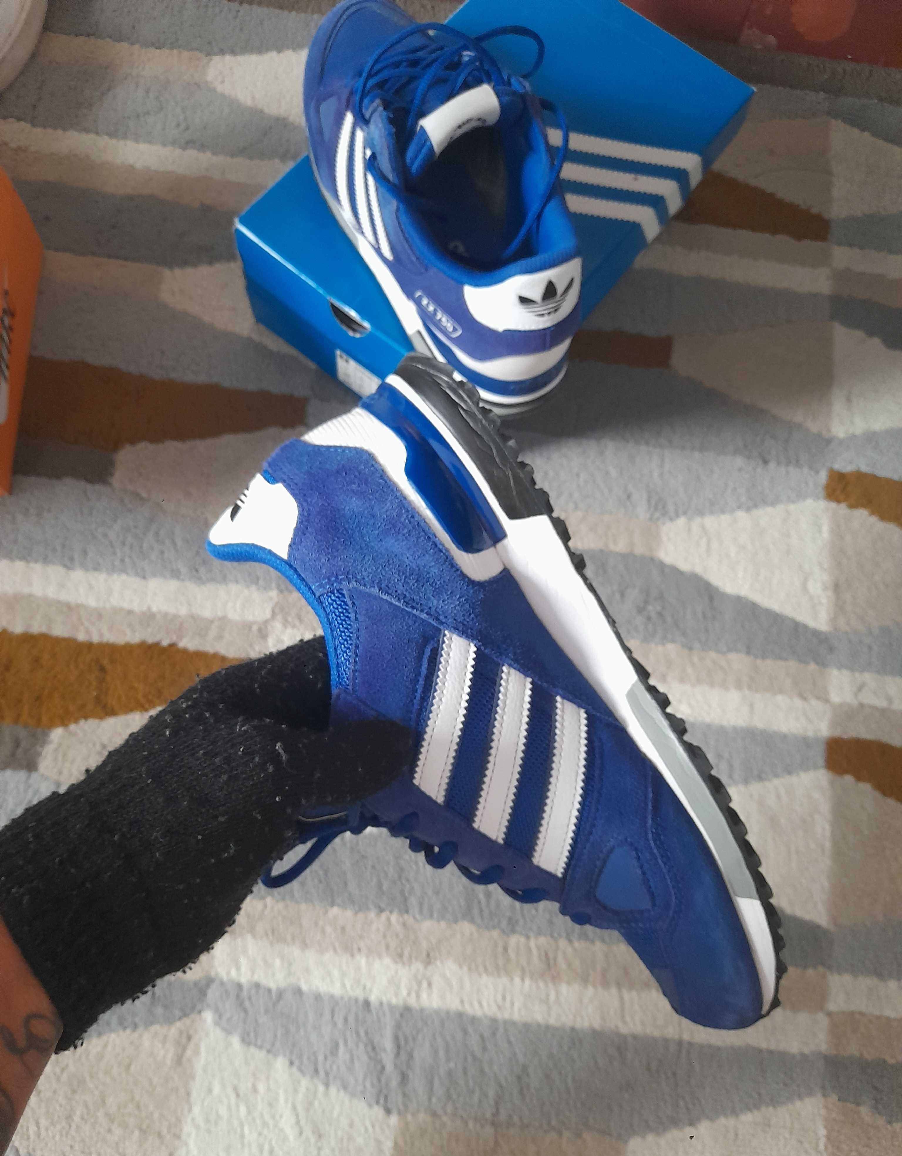 Ténis adidas desapego