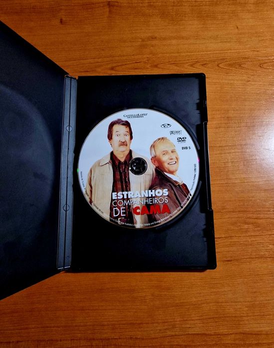 ESTRANHOS COMPANHEIROS DE CAMA (Dean Murphy) Paul Hogan/Michael Caton
