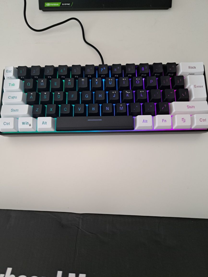 Teclado Gaming NANA V7000Wr Rgb Membrana Português Branco