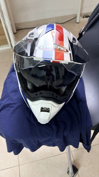 Capacete fechado dupla viseira sol /transparente marca caberg tamanho