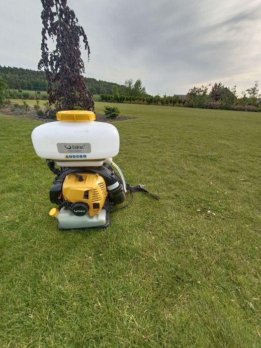 Ogrodnik Usługi ogrodnicze wertykulacja aeracja  oprysk odśnieżanie