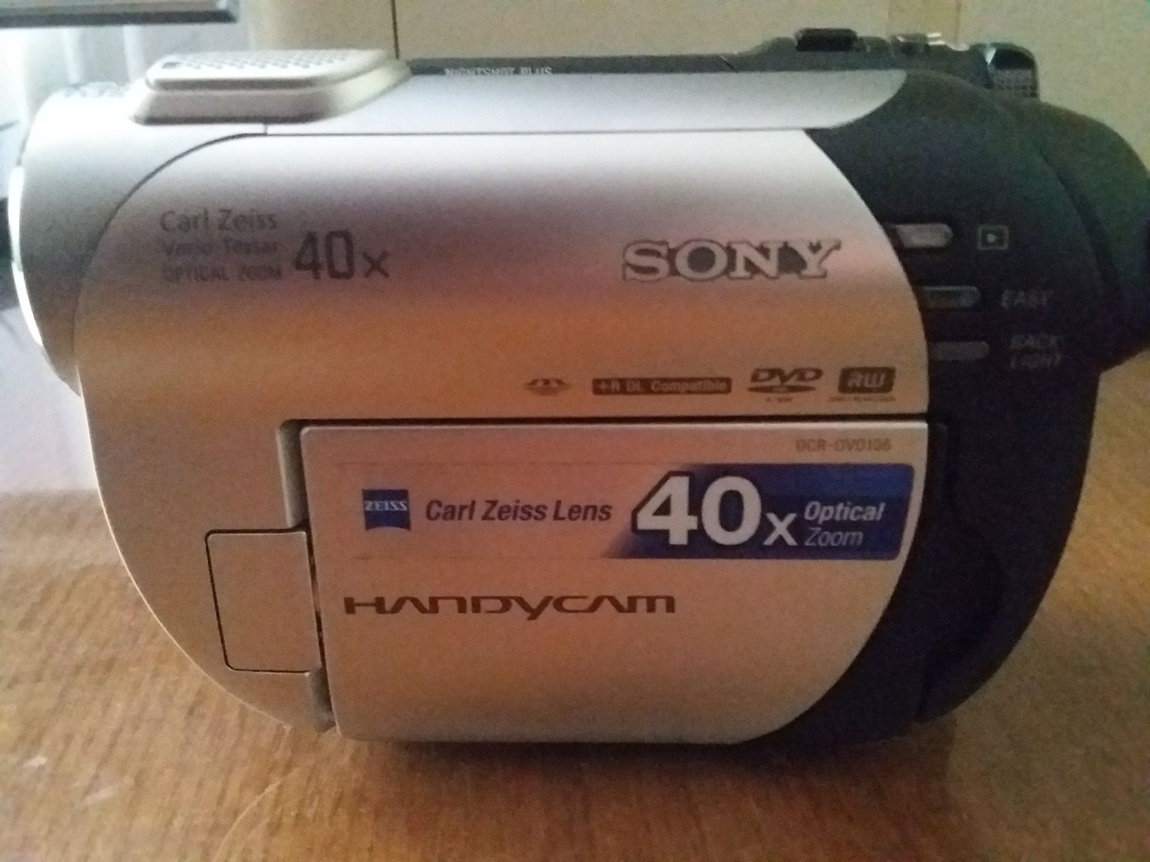 DVD  видеокамера "Sony"